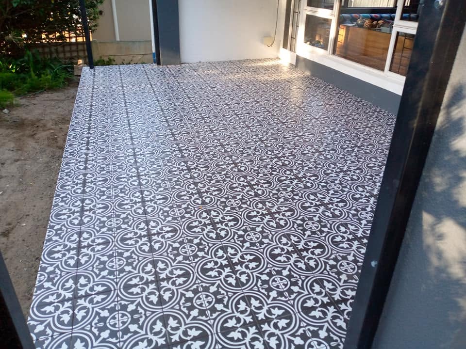 Patterned tiled patio — Majors Builders